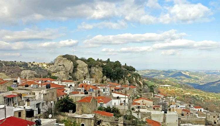 Εκδήλωση μνήμης για δύο ήρωες στον Άγιο Θωμά