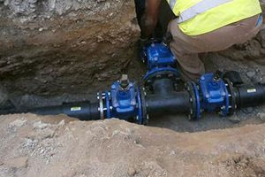 Χανιά: Έσπασε αγωγός ύδρευσης στο Μάλεμε – «Ποτάμια» οι δρόμοι