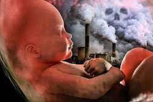 Η ατμοσφαιρική ρύπανση παχαίνει τα παιδιά από τη… μήτρα της μητέρας τους