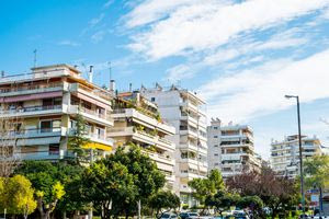 Νέο πακέτο για τα κλειστά σπίτια ετοιμάζει η κυβέρνηση: Στο τραπέζι άτοκα δάνεια, επιδοτήσεις και ενεργειακές αναβαθμίσεις