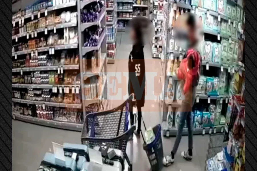 Αρπαγή βρέφους στον Άλιμο – Βίντεο ντοκουμέντο δείχνει τη γιαγιά και τον άντρα μαζί σε άλλο κατάστημα