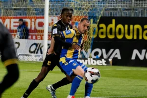 Super League: Η απόλυτη μάχη για την 5η θέση – Τα σενάρια και η πιθανότητα ισοβαθμίας μεταξύ Άρη και Αστέρα