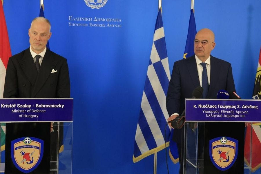 Δένδιας σε υπουργό Άμυνας της Ουγγαρίας: «Η Ευρώπη να προετοιμαστεί για την αντιμετώπιση απειλών»