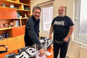 Ο Μ. Μποκέας έκανε την κλήρωση για τα 100 εισιτήρια με έκπτωση 50% για τον τελικό κυπέλλου Ελλάδος