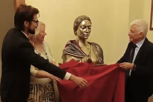 Προτομή της Μαρίας Κάλλας τοποθετήθηκε στην Όπερα της Ρώμης