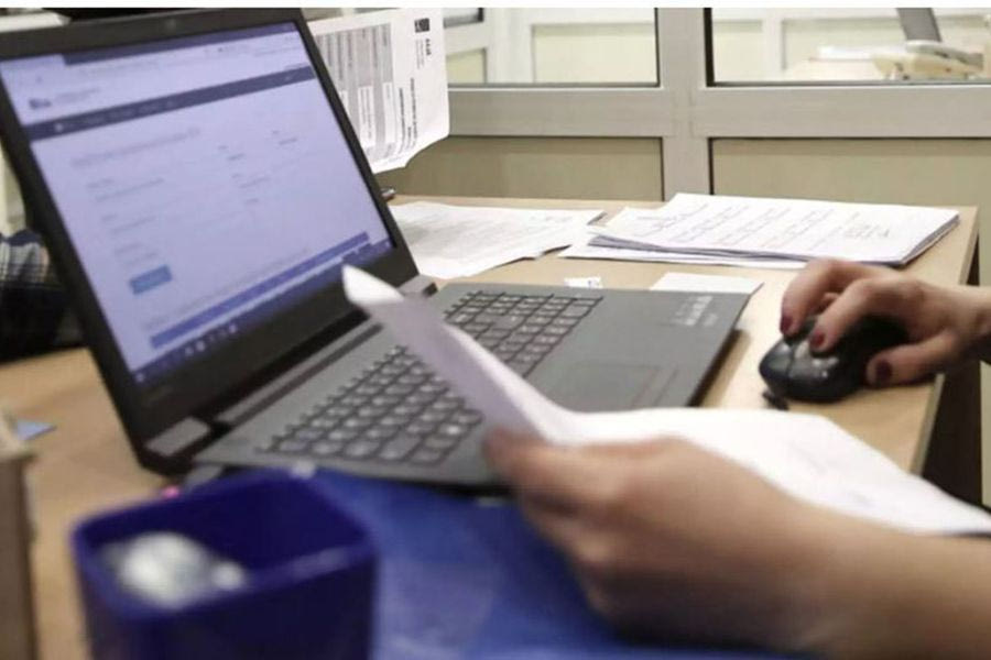 Λάρισα: Χαμός σε δημόσια υπηρεσία – Η υποδιευθύντρια βρήκε 50 ευρώ μέσα σε φάκελο
