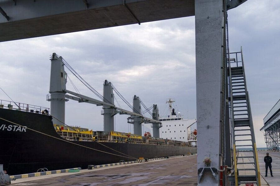 Πόλεμος στην Ουκρανία: Επίθεση σε μεταγωγικό πλοίο στο λιμάνι της Οδησσού