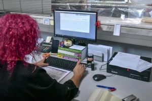 «Καμπάνα» με ένα κλικ: Αυτόματα τα πρόστιμα για καθυστερημένες δηλώσεις στην Εφορία