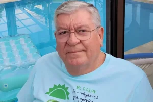 Επιχειρηματίας αγόρασε την θρυλική Mercedes του Ανδρέα Παπανδρέου – «Έχουμε κάνει πολλά χιλιόμετρα για το ΠΑΣΟΚ»