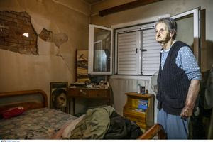 Σεισμοί στην Εύβοια: Ρωγμές σε σπίτια, σχολεία και καταστήματα – «Υπάρχει ένα μεγάλο ενεργό ρήγμα στην περιοχή» λέει ο Παπαζάχος