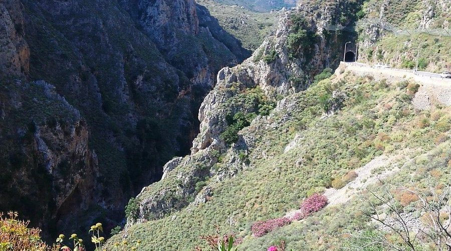 Χανιά: Τουρίστρια τραυματίστηκε στο φαράγγι των Τοπολίων