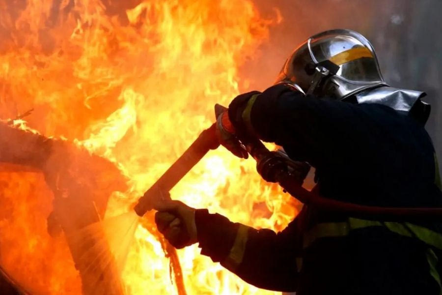 Κρήτη: Αυτοκίνητο τυλίχθηκε στις φλόγες εν κινήσει