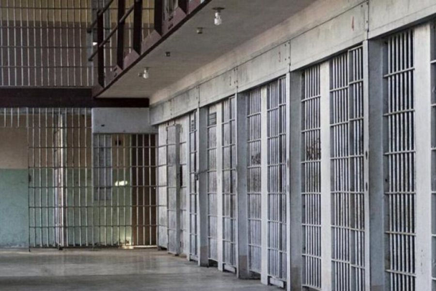 Επεισόδιο στις φυλακές Λάρισας: Κρατούμενος ξυλοκόπησε σωφρονιστικούς υπαλλήλους, στο νοσοκομείο ο ένας