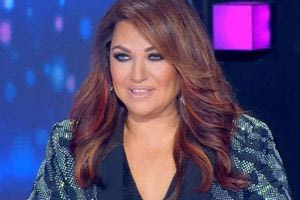 Διάσημες Ελληνίδες τραγουδούν «Επιτέλους»