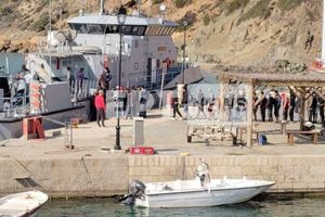 Πέντε σκάφη αποβίβασαν 221 μετανάστες στη Γαύδο