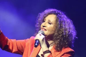 Γλυκερία: «Θα εμφανιστώ όπου με θέλουν, και στο Ισραήλ»