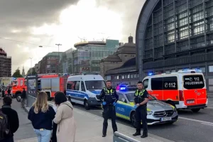 Επίθεση με μαχαίρι στο Αμβούργο – Τουλάχιστον 12 τραυματίες, συνελήφθη μια γυναίκα