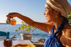 Το «εναλλακτικό» μέλι που αντικαθιστά τη ζάχαρη – Ρίχνει την πίεση και ρυθμίζει το σάκχαρο