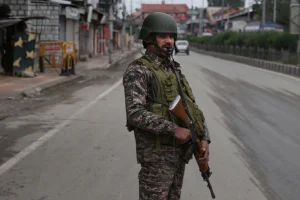 Εκρήξεις και drone στο Κασμίρ μετά τις ανακοινώσεις Τραμπ για την κατάπαυση πυρός