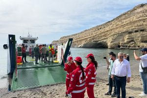 Σαν σκηνικό ταινίας τα Μάταλα: Εντυπωσιακές φωτογραφίες από την άσκηση «Ιόλαος»