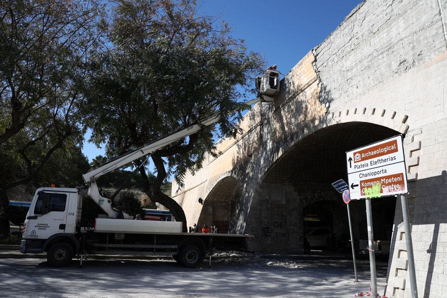 Θα γίνει κάτι με την πρόσοψη της Καινούργιας Πόρτας;
