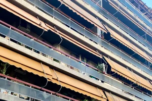 «Αγγελίνα μου…»: Η σπαρακτική κραυγή της μάνας για την 7χρονη που σκοτώθηκε στην Καλλιθέα