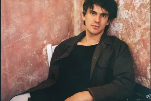 Δημήτρης Καπουράνης: «Όταν έφυγα από τα Χανιά για την Αθήνα ήταν η πιο μοναχική περίοδος της ζωής μου»