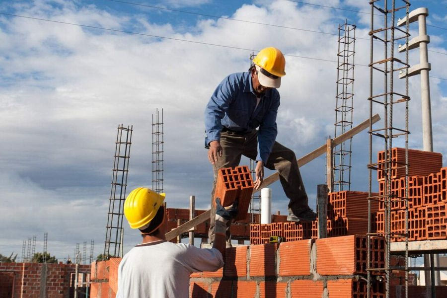 Ισπανία: Μειώνει τις 40 ώρες της εβδομαδιαίας εργασίας σε 37,5