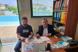 Υπογραφή σύμβασης για την αναβάθμιση του φωτισμού στα γήπεδα Αρκαλοχωρίου, Καστελλίου και Θραψανού