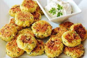 Παραδοσιακοί κολοκυθοκεφτέδες στον φούρνο