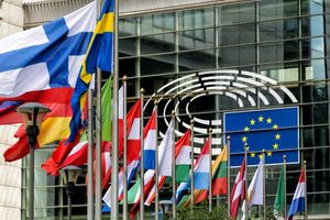 Η Κομισιόν χαιρετίζει την εμπορική συμφωνία ΗΠΑ – Κίνας για αναστολή των δασμών