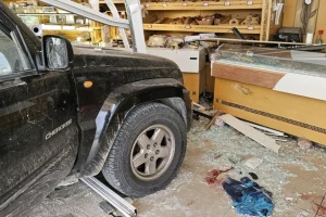 Κως: «Το αμάξι ήταν αυτόματο, ο οδηγός μπερδεύτηκε και δεν κατάφερε να σταματήσει» λέει ο ιδιοκτήτης του φούρνου