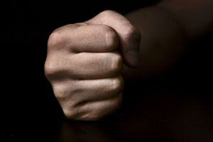 Άγριο ξύλο ανάμεσα σε Βρετανό τουρίστα και οδηγούς ταξί στο Μπαλί (video)