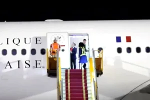 Μακρόν για το χαστούκι της Μπριζίτ: «Αστειευόμασταν και έγινε γεωπλανητική καταστροφή»