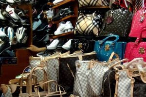 Τσουχτερά πρόστιμα σε δύο καταστήματα της Χερσονήσου για μαϊμού προϊόντα