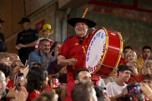 Πέθανε ο «Manolo el del bombo», o πιο διάσημος οπαδός της εθνικής Ισπανίας