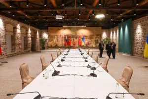 Οι ρωσοουκρανικές διαπραγματεύσεις στην Κωνσταντινούπολη αναβλήθηκαν για το απόγευμα, λέει το ρωσικό ΥΠΕΞ