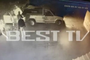 Μεσσηνία: Προσπάθησαν να κλέψουν ΑΤΜ αλλά αυτό σφήνωσε κάτω από το αγροτικό – Δείτε βίντεο