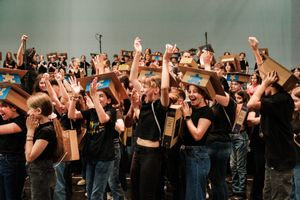 Θεανώ Μεταξά: Η Ηρακλειώτισσα που σκηνοθετεί στην Εθνική Λυρική Σκηνή