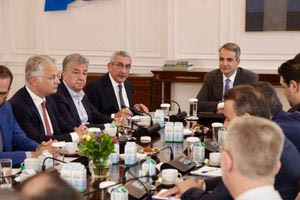 Συνάντηση Μητσοτάκη με τους 13 περιφερειάρχες της χώρας: Στο επίκεντρο τα σχέδια ανάπτυξης