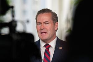 Λευκός Οίκος: Άρχισε το ξήλωμα του πουλόβερ…