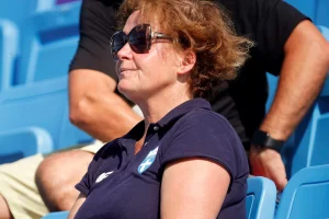 Στέφανος Τσιτσιπάς: Η μητέρα του λέει ότι τον σκύλο έβγαλε βόλτα η δίδυμη αδερφή της