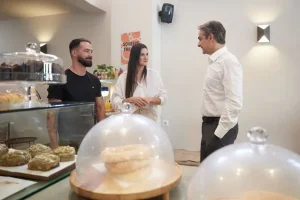 Ο Κυριάκος Μητσοτάκης επισκέφθηκε καφετέρια που χρηματοδότησε η ΔΥΠΑ