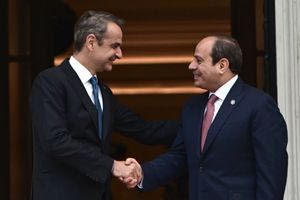 Στο Μαξίμου με τον Μητσοτάκη ο Αλ Σίσι – Τα μηνύματά του για το μεταναστευτικό και τη στενή συνεργασία με την Ελλάδα