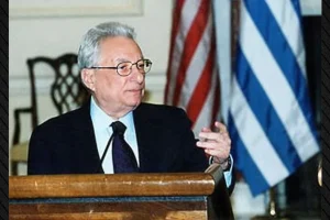 Συλλυπητήρια Λευτέρη Αυγενάκη για την απώλεια του Πέτρου Μολυβιάτη