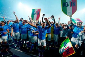 “Κάηκε” η Νάπολι για το τέταρτο σκουντέτο