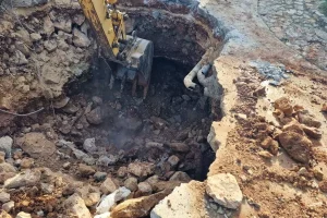 Έμφραγμα στην υδροδότηση του Ηρακλείου – Αιφνιδιαστικό σπάσιμο του αγωγού των Μαλίων