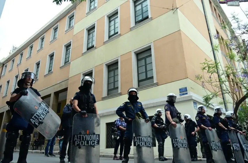 ΕΛ.ΑΣ: Μεγάλη αστυνομική επιχείρηση στη Νομική – Επτά συλλήψεις