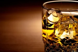 Αυτή είναι η λίστα της ΕΕ με τα αμερικανικά προϊόντα που απειλεί με δασμούς – Δεν εξαιρείται ούτε το ουίσκι