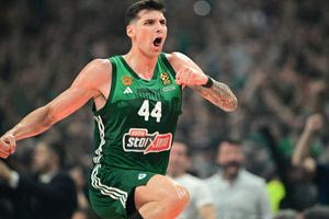 Παναθηναϊκός – Εφές 75-67: Έφυγε για το όγδοο αστέρι!